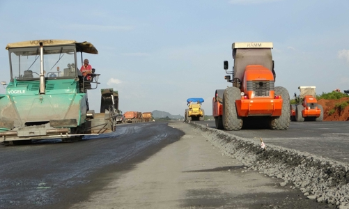 Kiên quyết điều chuyển khối lượng, xử lý nhà thầu yếu tại cao tốc Phan Thiết - Dầu Giây