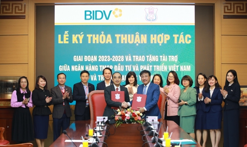 BIDV và Trường Đại học Y Hà Nội ký kết thỏa thuận hợp tác giai đoạn 2023-2028 và trao tài trợ 