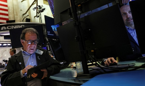 Chứng khoán Mỹ bán tháo vì nỗi lo suy thoái, giá dầu hạ nhiệt