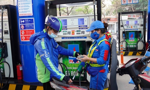 Xăng dầu đồng loạt tăng giá sau quyết định điều chỉnh thuế bảo vệ môi trường