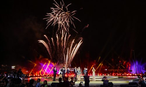 Khu nhạc nước tại trung tâm mới thu hút hàng ngàn người dân đón năm mới