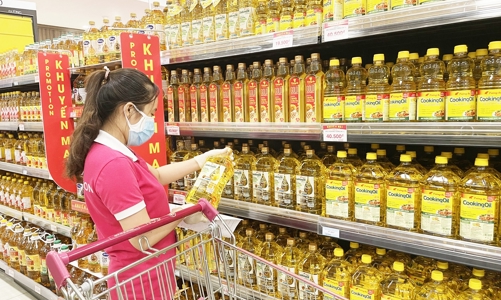 TP.HCM: Hoạt động thương mại phục vụ Tết đang nóng lên từng ngày