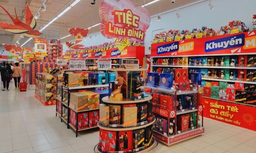 Thị trường Tết: hàng Việt “phủ sóng”, người dân mua sắm sớm