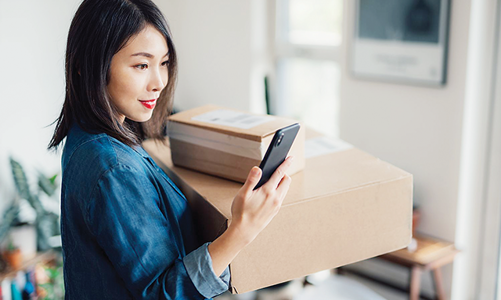 “Xanh hóa” thương mại điện tử bằng bao bì bền vững