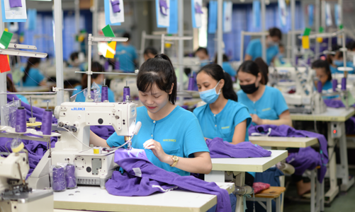 Doanh nghiệp dệt may 2023: Đẩy mạnh xanh hóa, số hóa