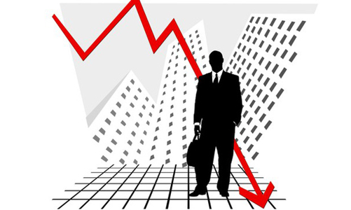 Những tín hiệu khó khăn đầu tiên, 19 doanh nghiệp ước tính lợi nhuận giảm 24% trong quý 4/2022