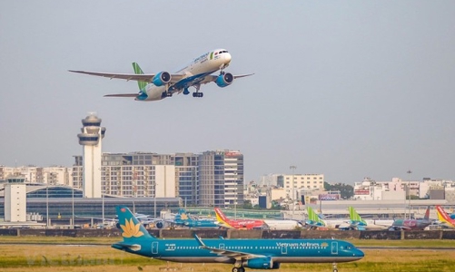 Lo khan hiếm đẩy giá vé tăng chóng mặt, hàng không lại tính cách bổ sung đội tàu bay