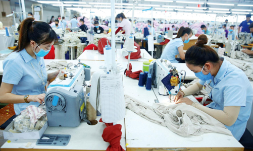 Hơn 53.000 lao động mất việc do doanh nghiệp bị cắt giảm đơn hàng