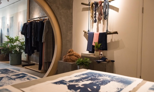 Chất liệu truyền thống “chắp cánh” cho thời trang Việt bay lên