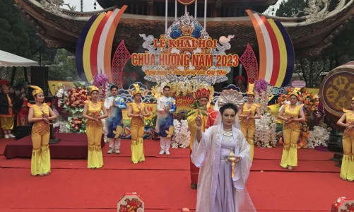 Khai hội chùa Hương 2023: Cầu nối giữa quá khứ và tương lai