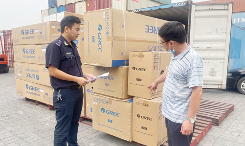 Báo động thu ngân sách tháng 1/2023 qua kênh hải quan giảm tới 40%