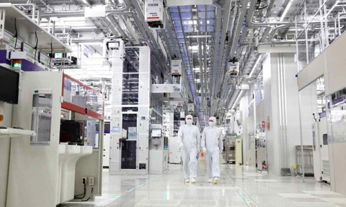 Samsung tiếp tục đầu tư vào chip mặc dù lợi nhuận thấp trong 8 năm