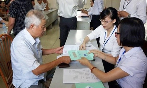 Lương hưu, tuổi nghỉ hưu đồng loạt tăng từ năm 2023