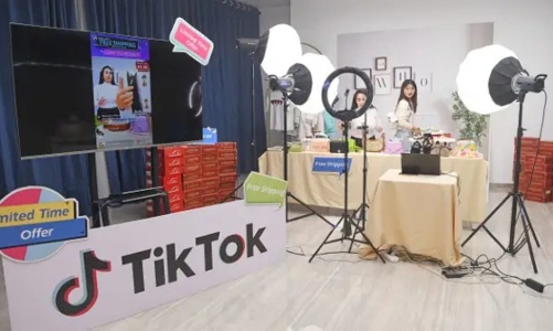 Amazon, TikTok và YouTube đặt cược vào mua sắm livestream
