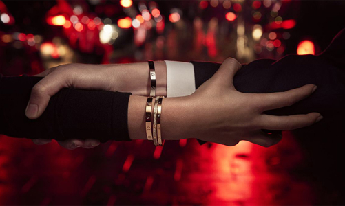 Không còn giàu nhất thế giới, tỷ phú Arnault tính chuyện thâu tóm Richemont?