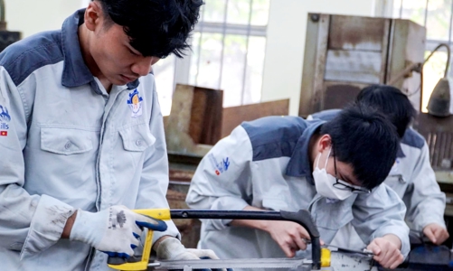 Hợp tác cùng có lợi giữa doanh nghiệp và trường nghề 