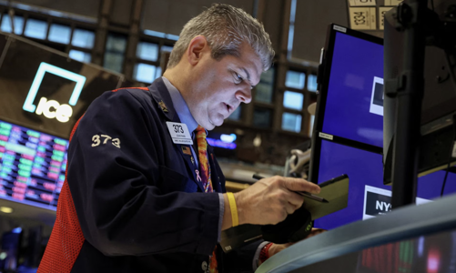 Chứng khoán Mỹ tăng điểm sau phát biểu của quan chức Fed, giá dầu đi lên