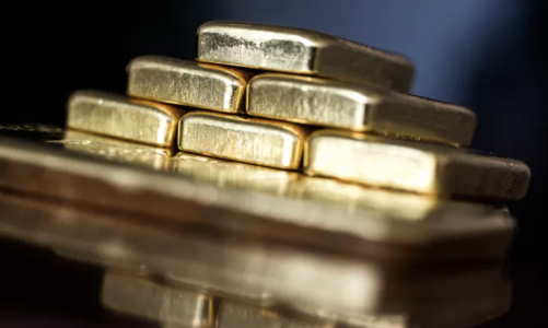 Giá vàng thế giới tăng vọt vì đồng USD giảm giá, trong nước không tăng