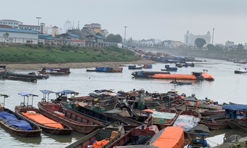 Vì sao dừng hoạt động phương tiện thủy từ bến Ka Long đến bến Đông Hưng Trung Quốc? 