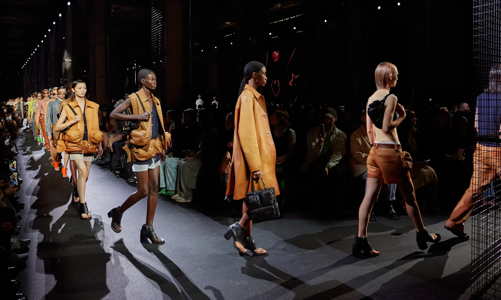 Điều gì giúp doanh thu hàng năm của Prada Group tăng vọt lên 4,2 tỷ Eur?