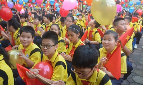 Hà Nội tạm dừng yêu cầu xác nhận thông tin cư trú cho học sinh chuyển cấp