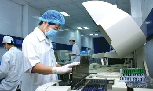 Các giải pháp đồng bộ tháo gỡ tình trạng thiếu thuốc, trang thiết bị y tế