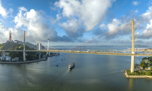 Quảng Ninh khai thác 2 tuyến du lịch mới trên vịnh Bái Tử Long