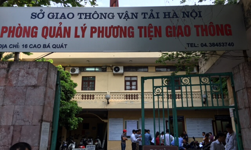 Cò mồi lộng hành ở nhiều điểm cấp, đổi giấy phép lái xe, Hà Nội đề nghị công an vào cuộc