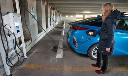 Vĩnh Phúc thu hút sự quan tâm của nhà đầu tư ngoại vào lĩnh vực xe điện