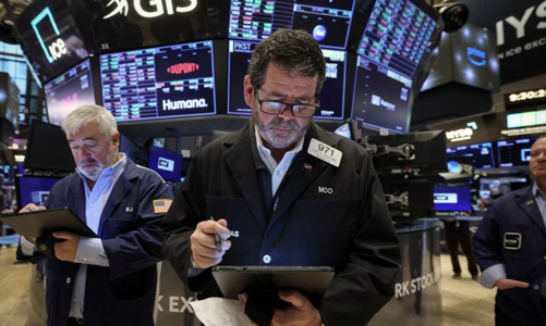 Chứng khoán Mỹ tăng nhẹ, giá dầu lao dốc 2%