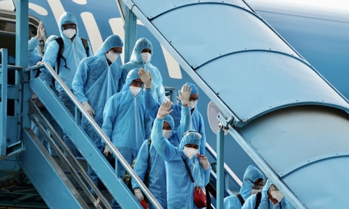 Truy tố 54 bị can vụ chuyến bay giải cứu