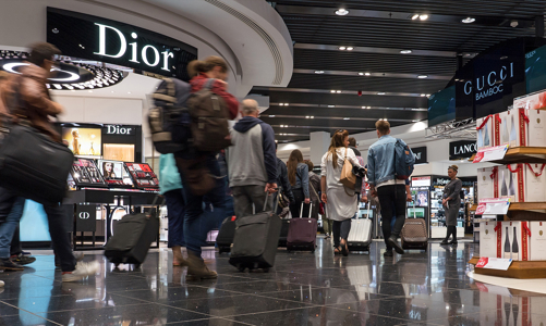 Những “gã khổng lồ” mỹ phẩm đua nhau quay lại thị trường Trung Quốc