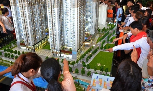 Đảm bảo khi “mua nhà trên giấy”: Nên qua sàn hay công chứng?