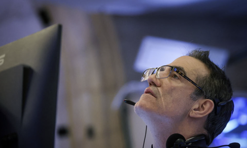 Chứng khoán Mỹ và giá dầu cùng tăng trong lúc nhà đầu tư lo Chính phủ Mỹ vỡ nợ