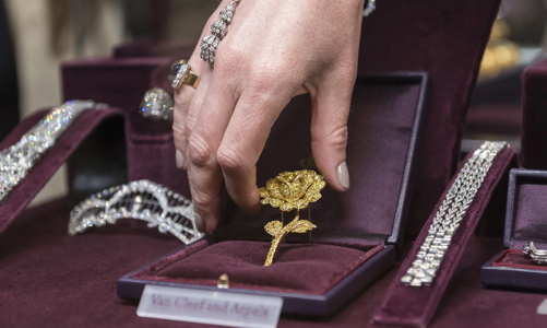 Đạt kỷ lục doanh thu, Richemont bác bỏ tin đồn bị mua lại