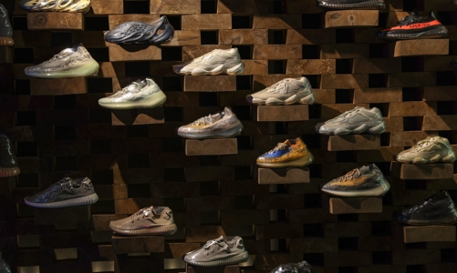 Adidas cuối cùng đã tìm ra cách giải quyết những đôi giày Yeezy