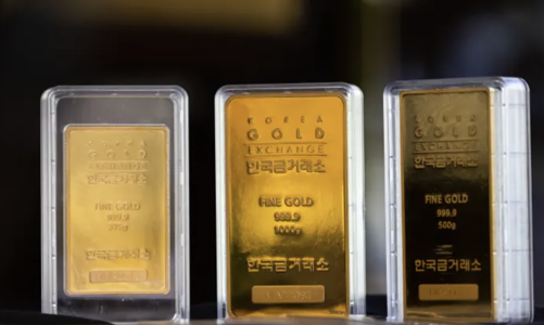 Giá vàng thế giới bật tăng mạnh, trong nước nhảy 200.000 đồng/lượng