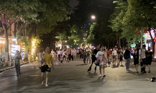 Không gian công cộng đang ngày càng thu hẹp