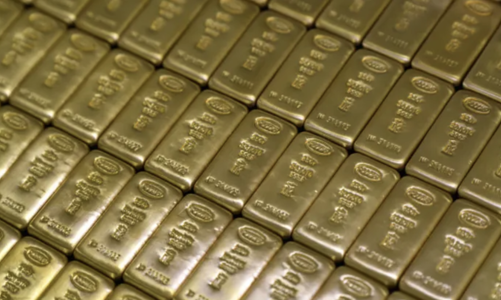 Giá vàng thế giới lao dốc, trong nước không rời mốc 67 triệu đồng/lượng