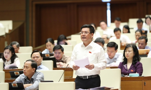 Vì sao hàng chục dự án điện mặt trời, điện gió đầu tư mà chưa được khai thác sử dụng?