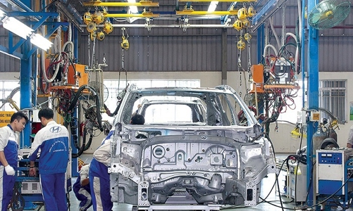 Bộ trưởng Bộ Tài chính nêu lý do không mở rộng giảm thuế VAT với ô tô nhưng giảm 50% lệ phí trước bạ