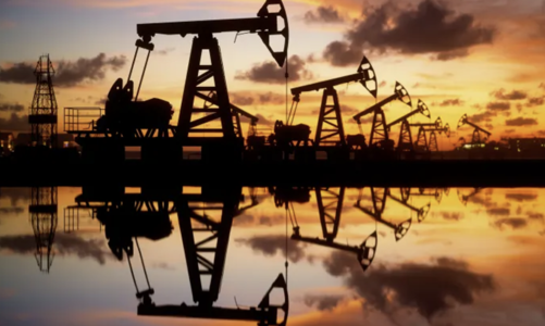 Giá dầu rục rịch tăng sau khi Saudi Arabia tự nguyện cắt sản lượng 1 triệu thùng/ngày