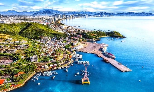 Nha Trang to become financial and trade center