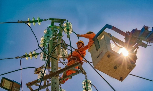 Thủ tướng yêu cầu khẩn trương xây dựng các kịch bản cung ứng điện