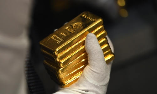 Giá vàng thế giới lao dốc, “cá mập” SPDR Gold Trust bán mạnh