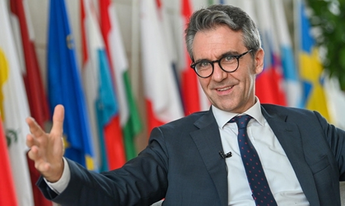 Đại sứ châu Âu: 