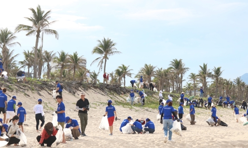 13 khu nghỉ dưỡng tại Cam Ranh chung tay  xử lý rác thải nhựa
