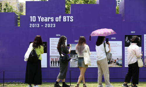 Lễ kỉ niệm 10 năm của nhóm nhạc BTS giúp Hàn Quốc kích cầu du lịch và bán lẻ