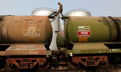 Ấn Độ liên tục mua và 