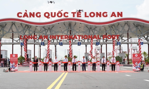 Cảng Long An hợp long hệ thống cầu cảng và khai trương dịch vụ khai thác hàng container